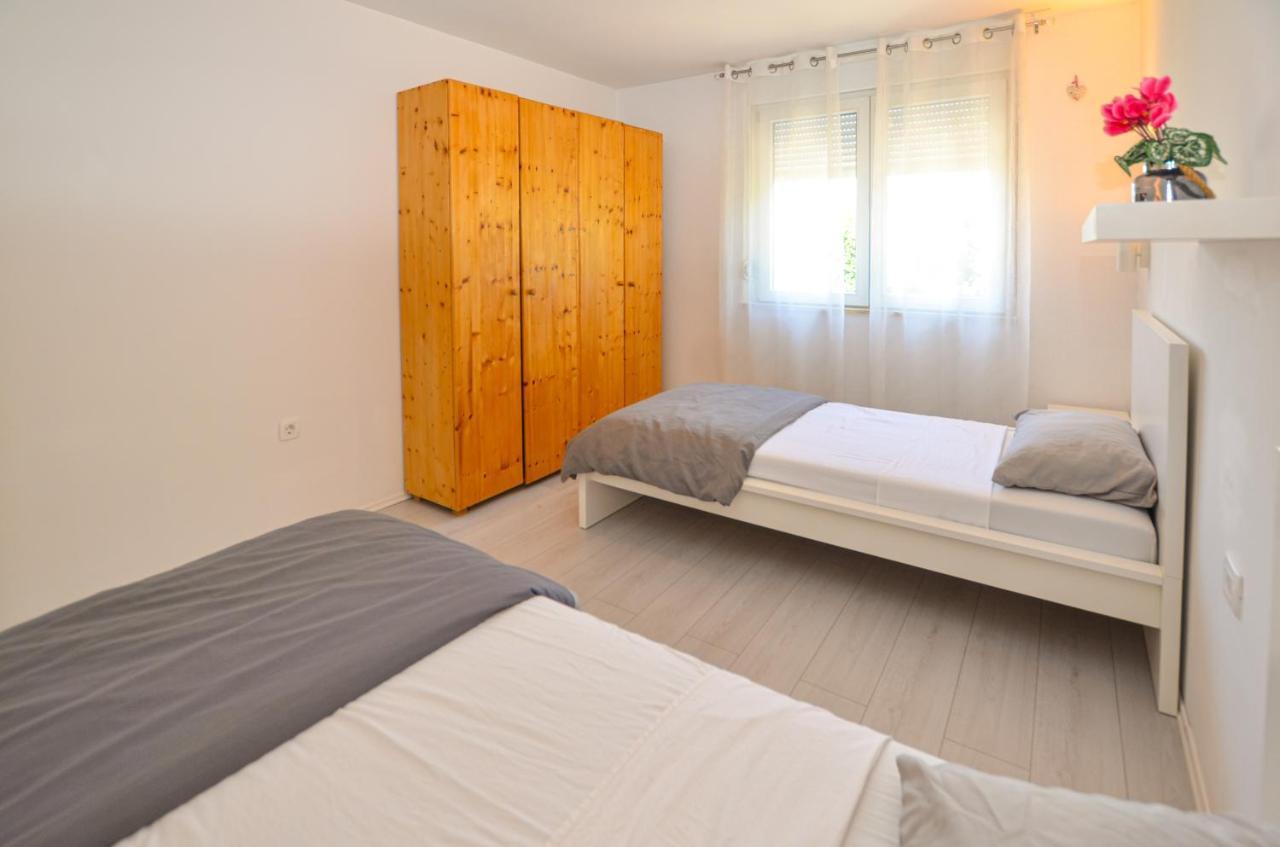Apartments Iris Ровинь Экстерьер фото